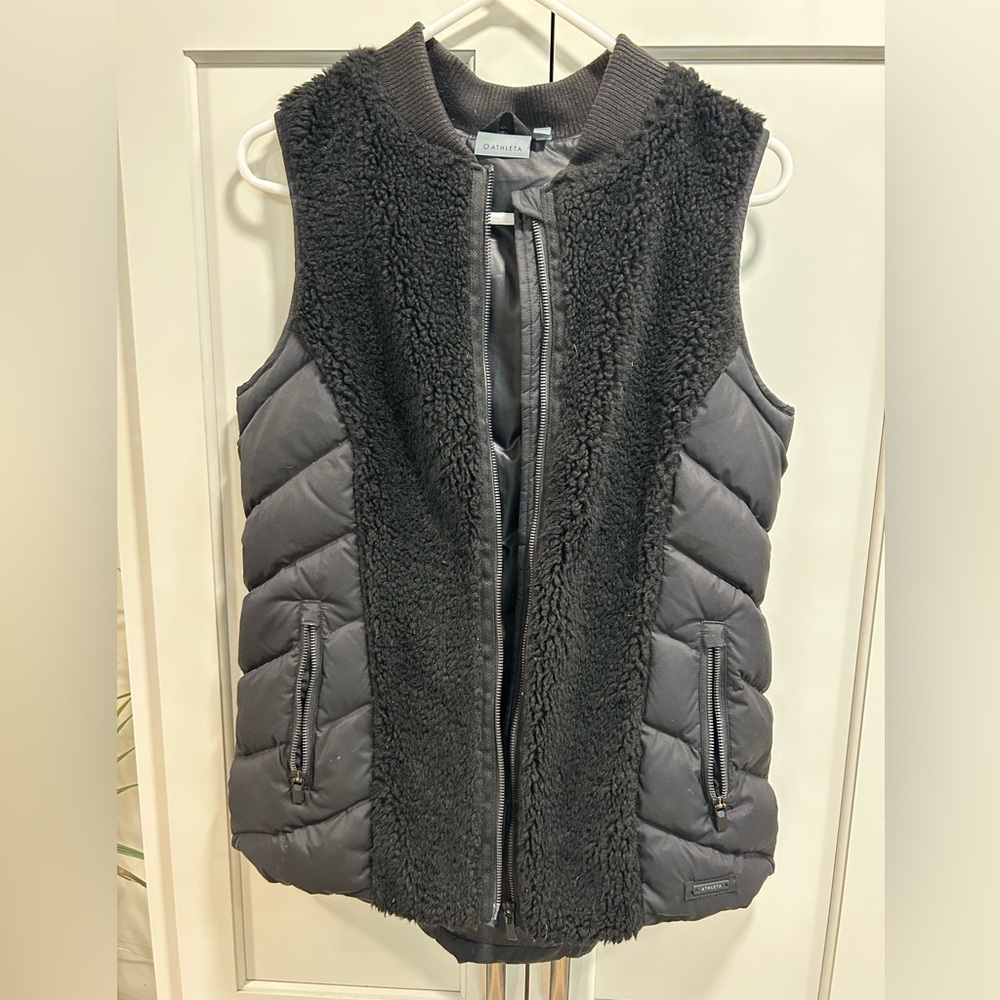 Altheta Women's black Quilted Vest with Faux Fur